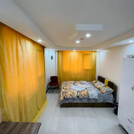 Private Room In Attractive Cozy Apartment דירה איסטמבול