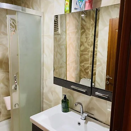 Private Room In Attractive Cozy Apartment איסטמבול