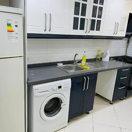 Private Room In Attractive Cozy Apartment איסטמבול